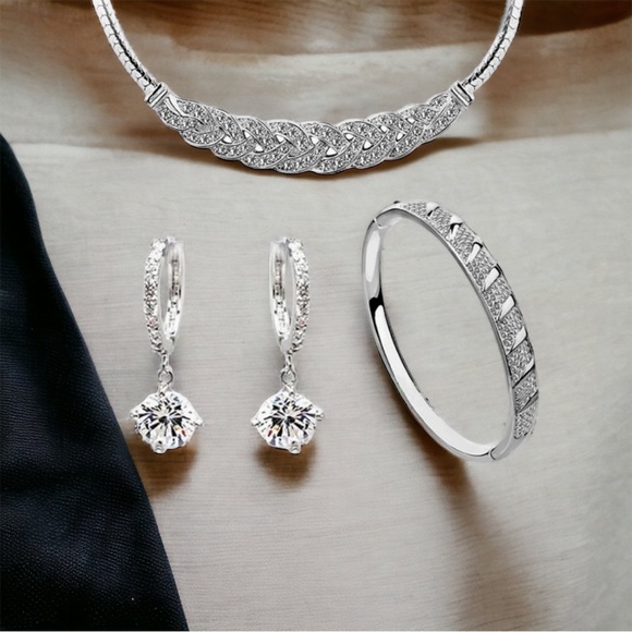 🍀New Austrian crystal Gold / Silver jewelry set. - Picture 2 of 14